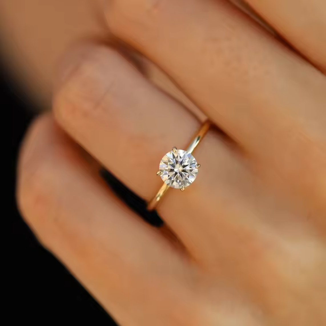 Confidence Ring – Elegant Statement for Social Comfort