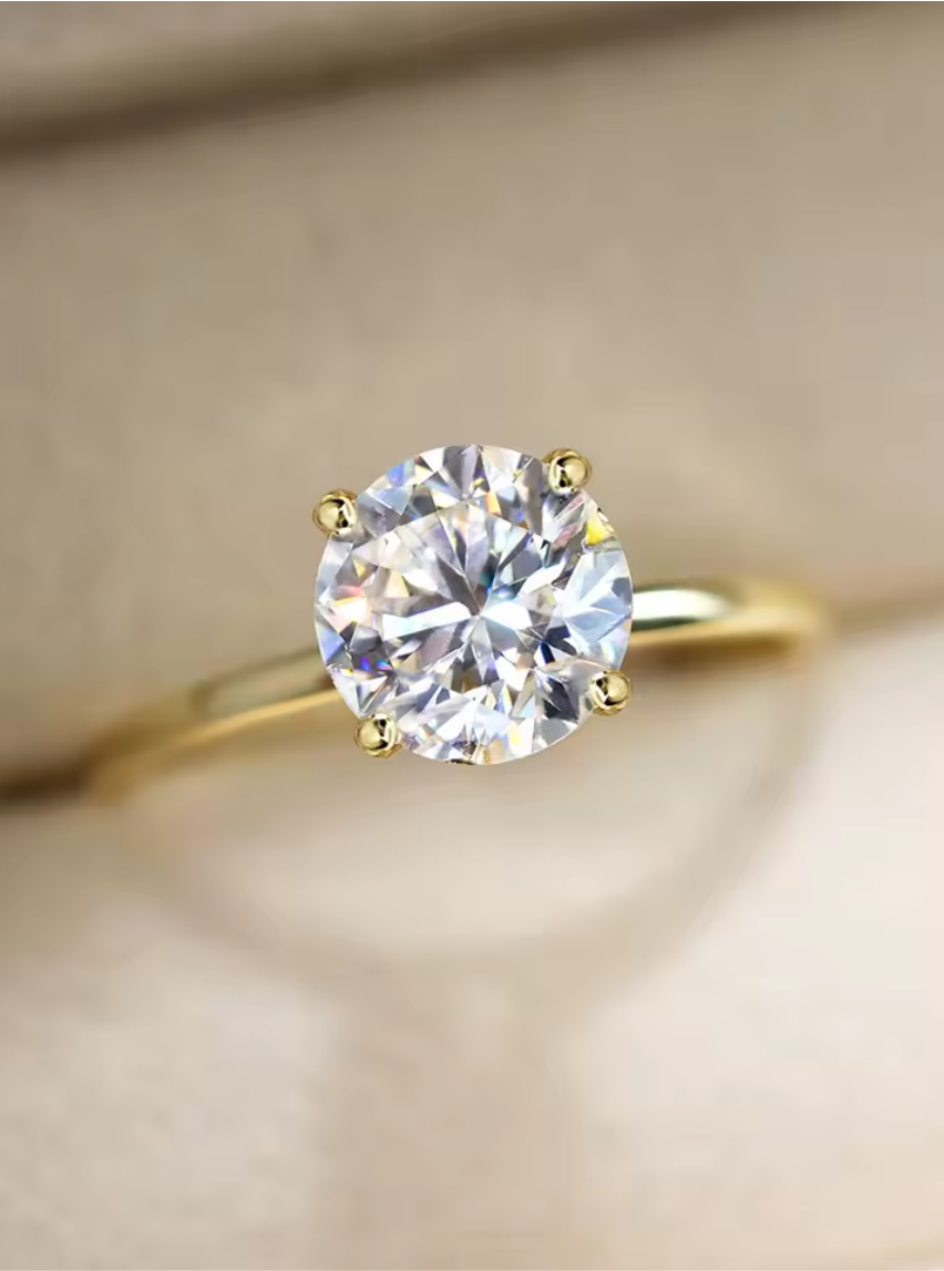 Confidence Ring – Elegant Statement for Social Comfort