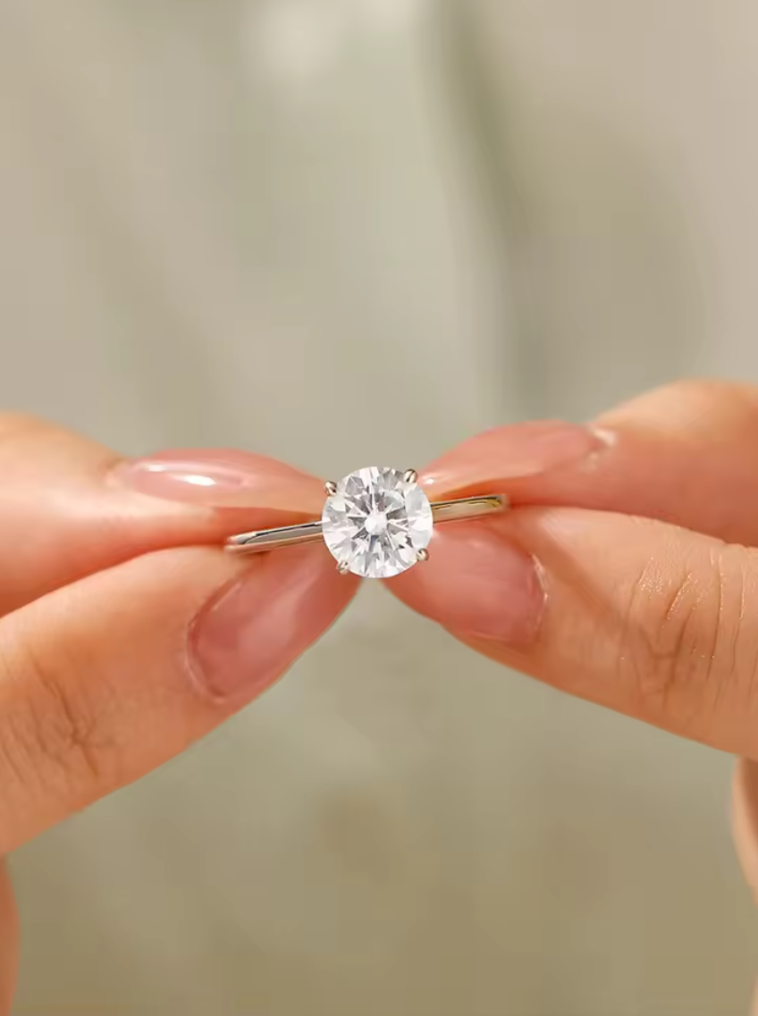 Confidence Ring – Elegant Statement for Social Comfort